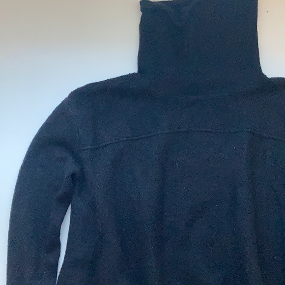 Free People turtleneck - Picture 2 of 6